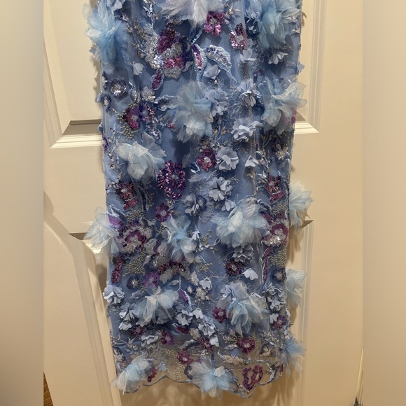 HELSI "Nora" sequin embroidered midi dress with 3D floral appliqué - Picture 4 of 8